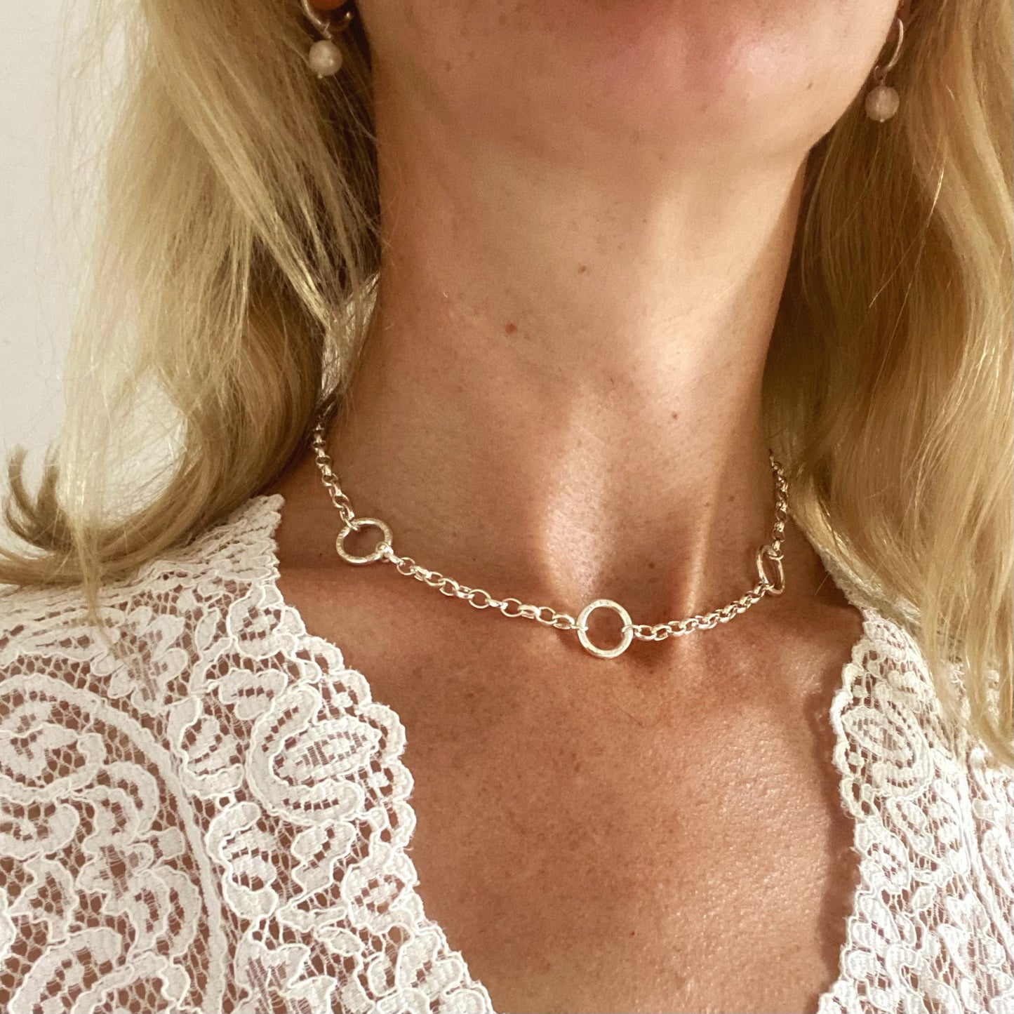 Juno choker