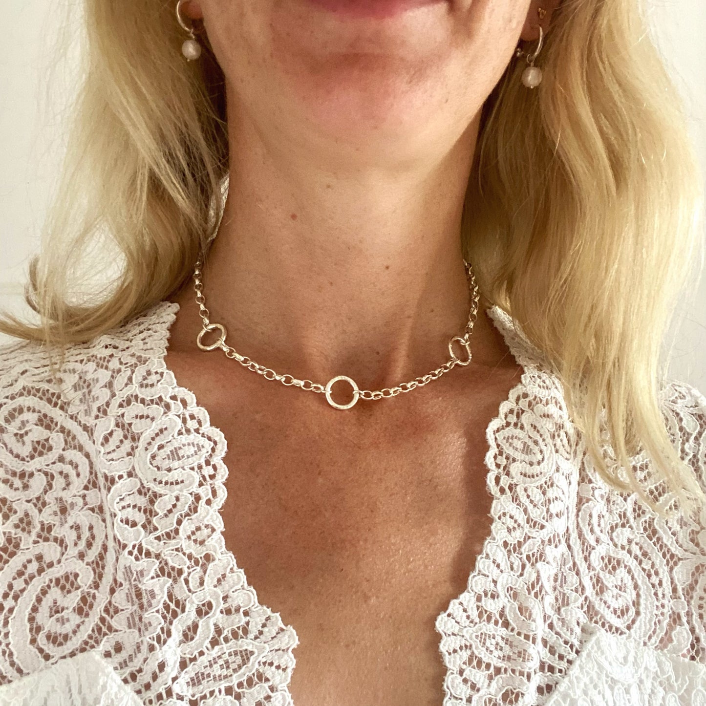 Juno choker
