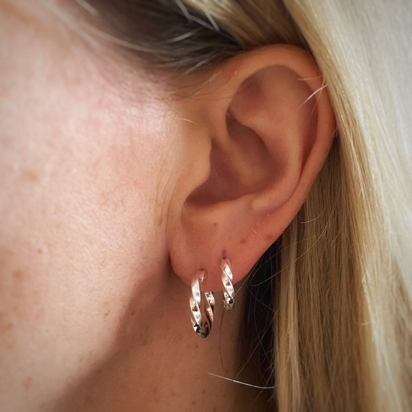 Chunky Twist Hoops - Midi