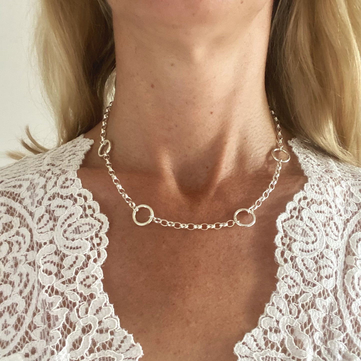 Juno choker