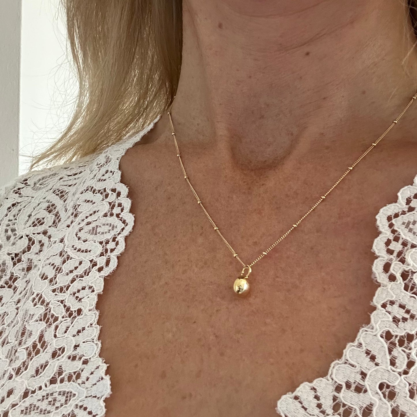 Gold Vermeil Pebble pendant with satellite chain